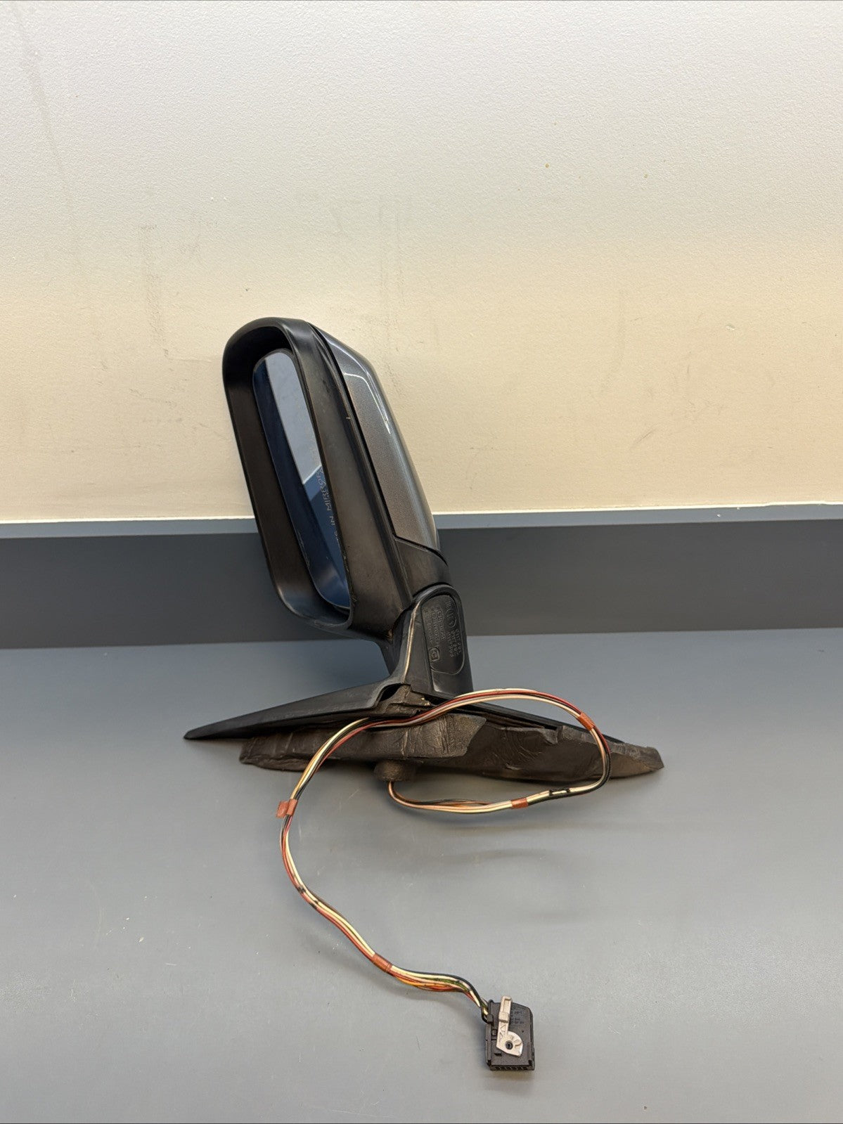 BMW E46 RIGHT PASSANGER SIDE MIRROR BLUE COMPLETE OEM BMW 0117351