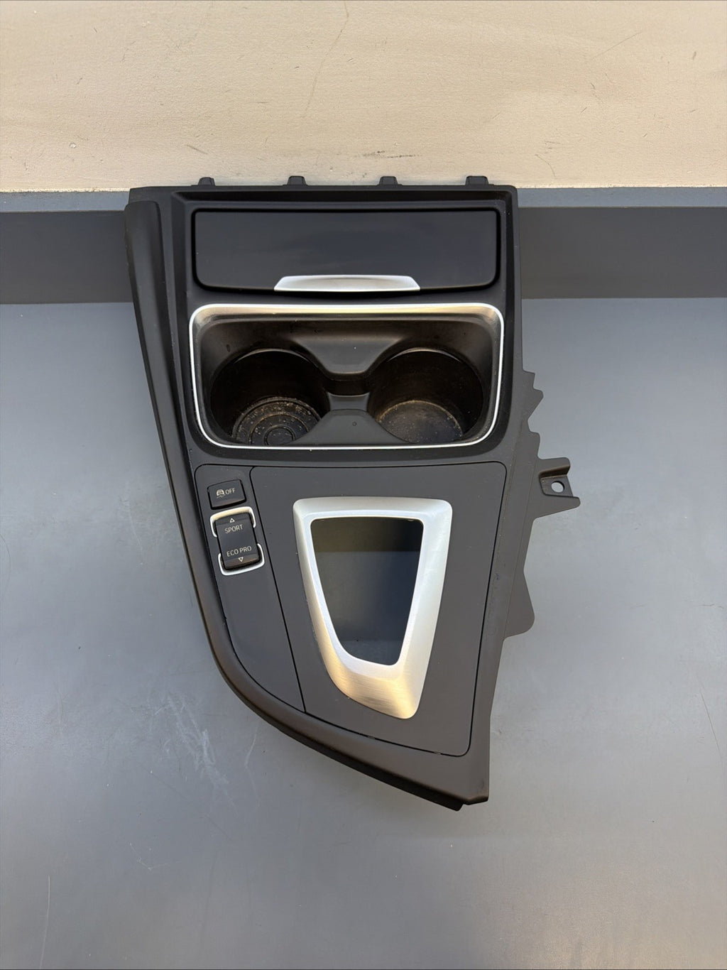 11-19 BMW 3 4 F30 F32 F33 F34 SERIES CENTRE CONSOLE CUP HOLDERS STORAGE 82197009