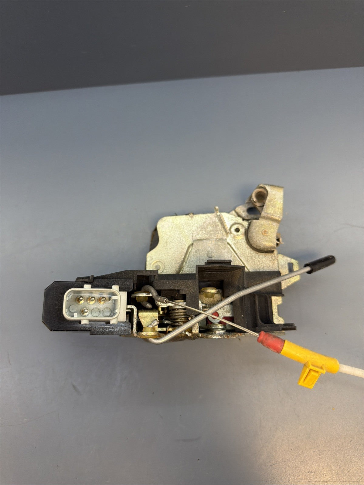 97-03 BMW E39 525 530 540 Rear Right Passenger Door Lock Latch Actuator 8352165