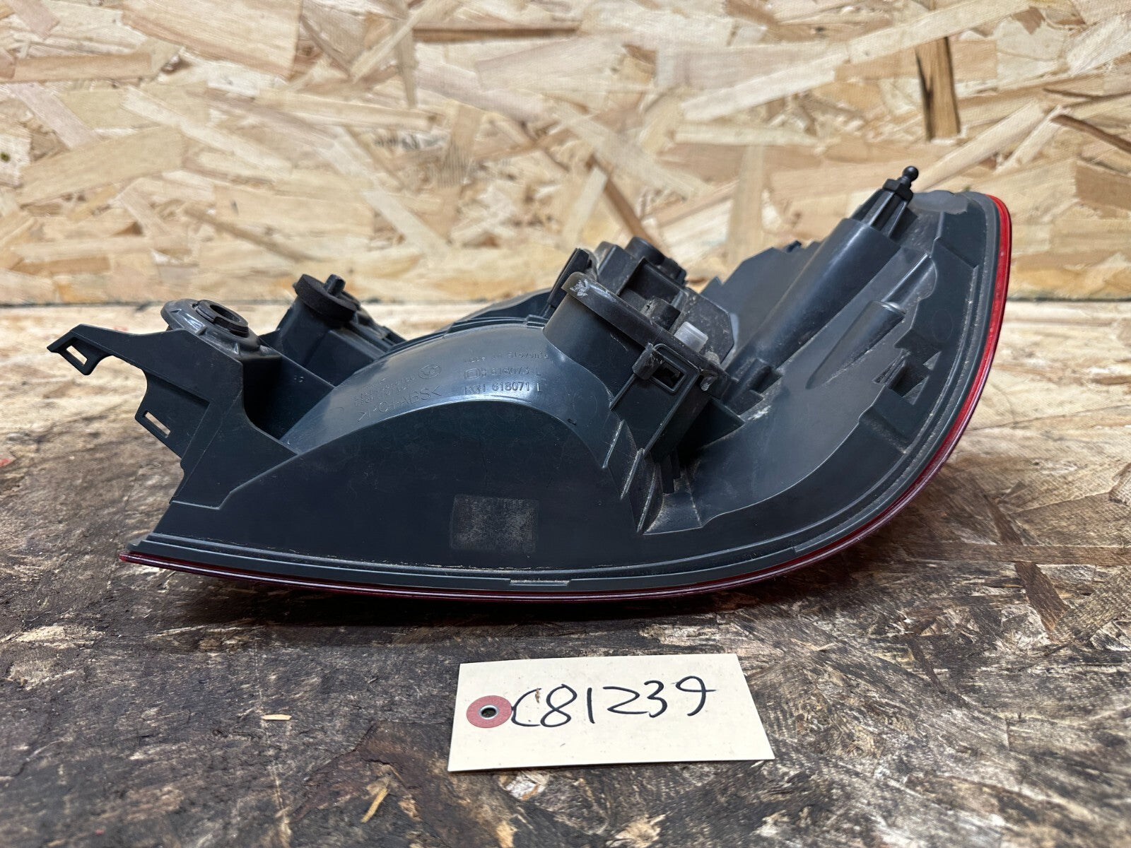 BMW 14-17 F82 4 SERIES REAR LEFT DRIVER SIDE OUTER TAILLIGHT BROKEN OEM 7296099