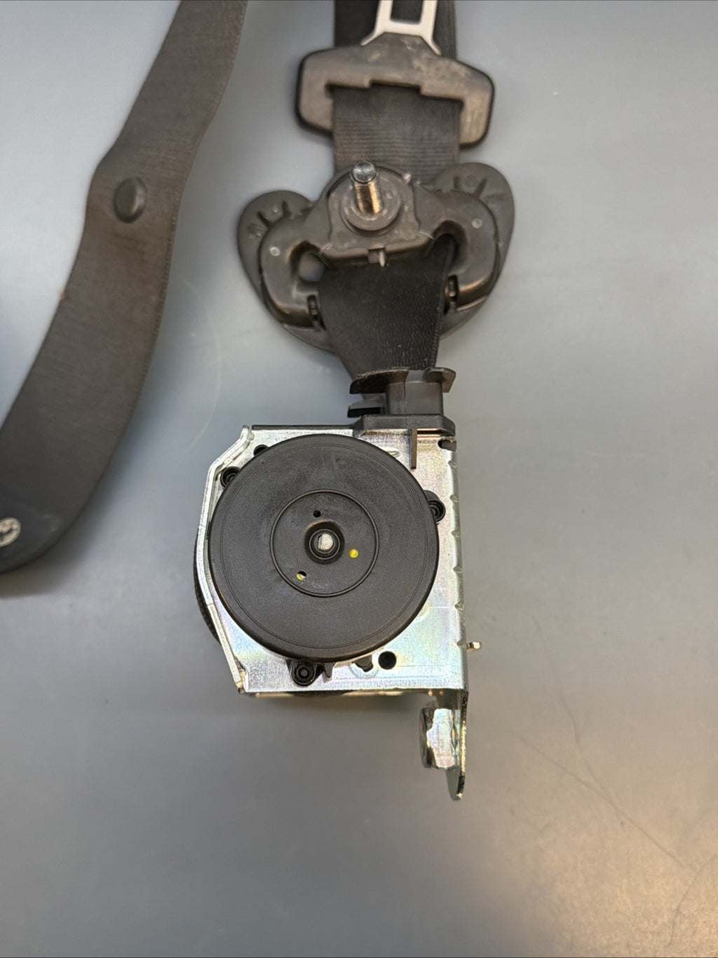 04-10 BMW E60 535i Front Right Passenger Seat Belt Retractor 603404600 OEM