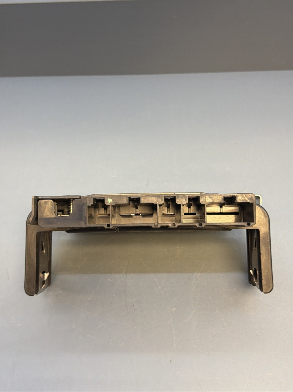 BMW X1 E81 E82 E84 E87 E88 E90 E91 E92 Power Distribution Box Fuse Unit 6942912