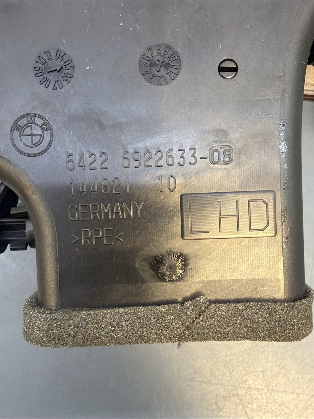 06-13 BMW E90 325I 328I 330i 335I LEFT DASH DASHBOARD DRIVER AIR VENT 6922633