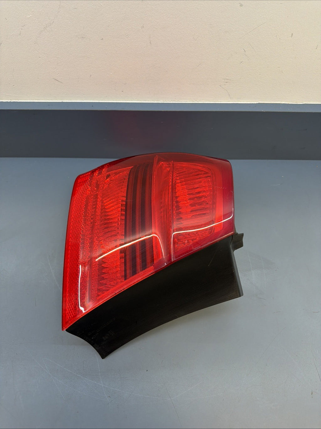 06-08 BMW E90 325i 330i 328i 335i Sedan Left Rear Tail Light Lamp 7161955 PRELCI