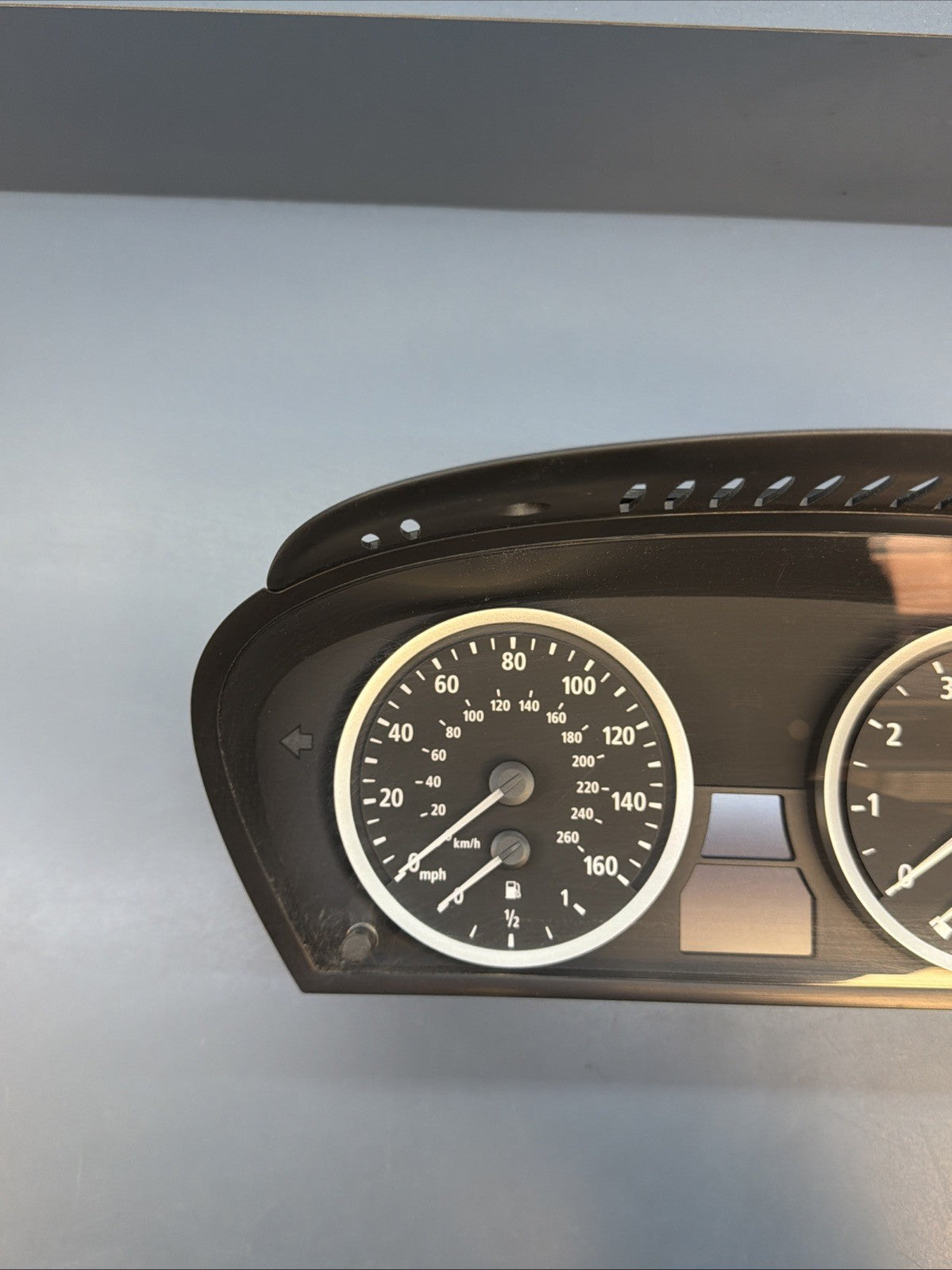 06-07 BMW 525I/530I / SPEEDOMETER/INSTRUMENT/GAUGE/CLUSTER/SPEEDO 6983151