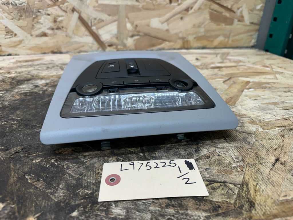 BMW 2011-2017 F25 X3 ROOF MOUNTEDOVERHEAD SUNROOF/MAP LIGHT GRAY OEM 9267781