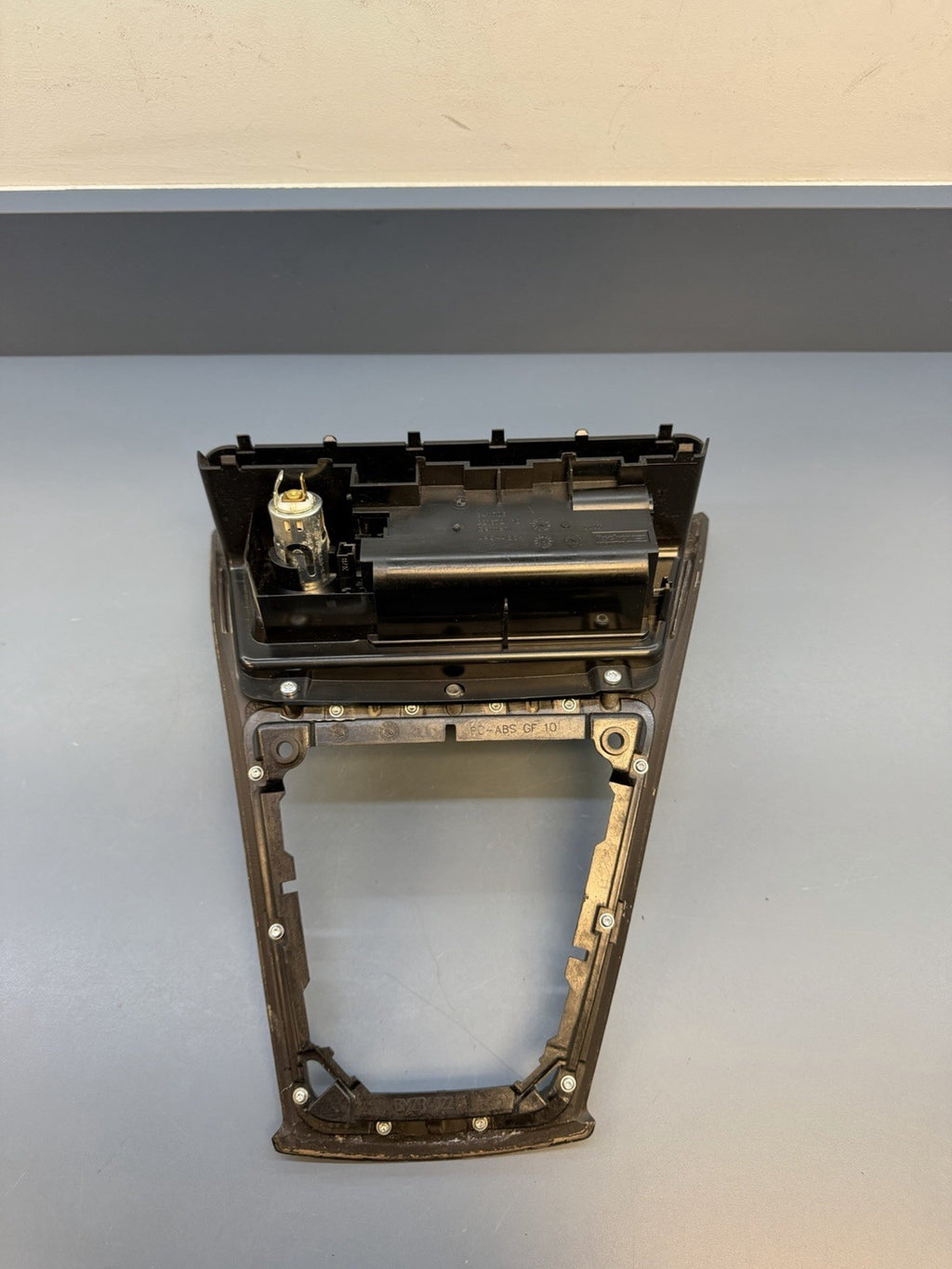 04-10 BMW X3 Center Console Shifter Bezel W/Ashtray 3411706 OEM
