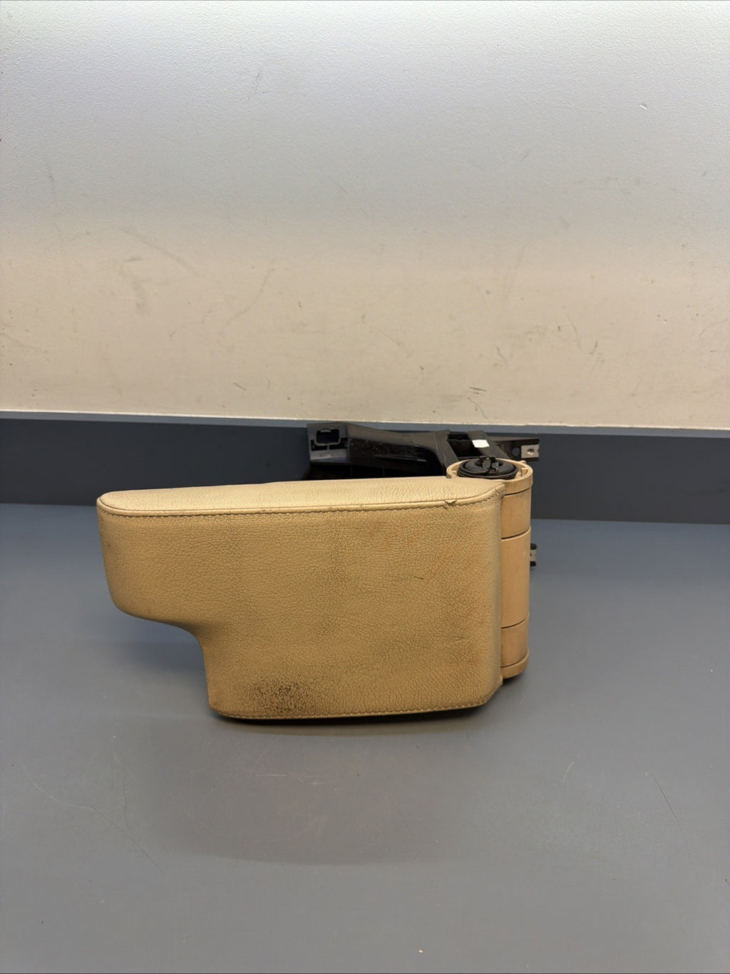 01-06 BMW E46 3 Series Center Console Armrest Storage Box Genuine BEIGE 8213678