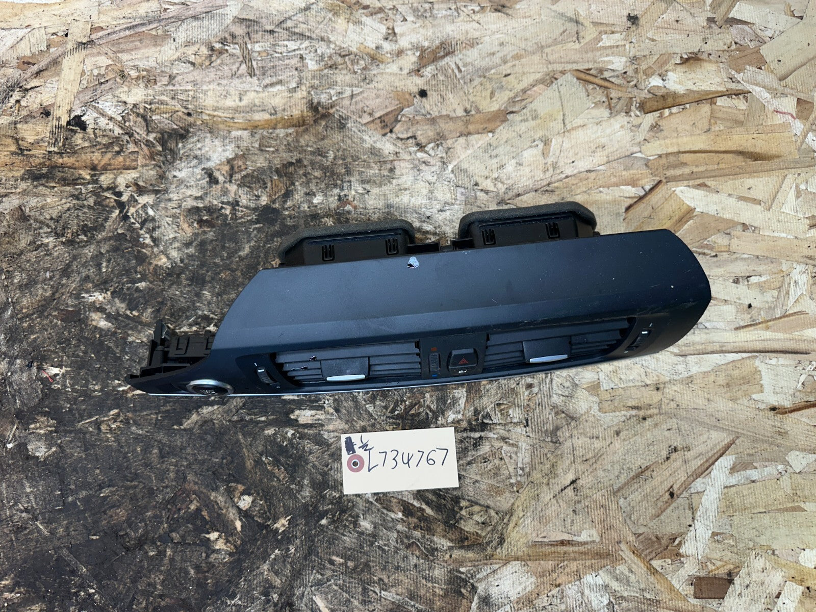 BMW 2011-2017 F25 X3 CENTER DASHBOARD AIR VENT PANEL+TRIM BLACK OEM 9184742