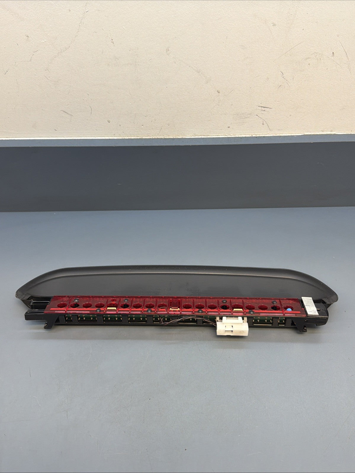 2006-2011 BMW E90 SEDAN 328I 330I 335I M3 THIRD BRAKE STOP LIGHT LAMP 7146059