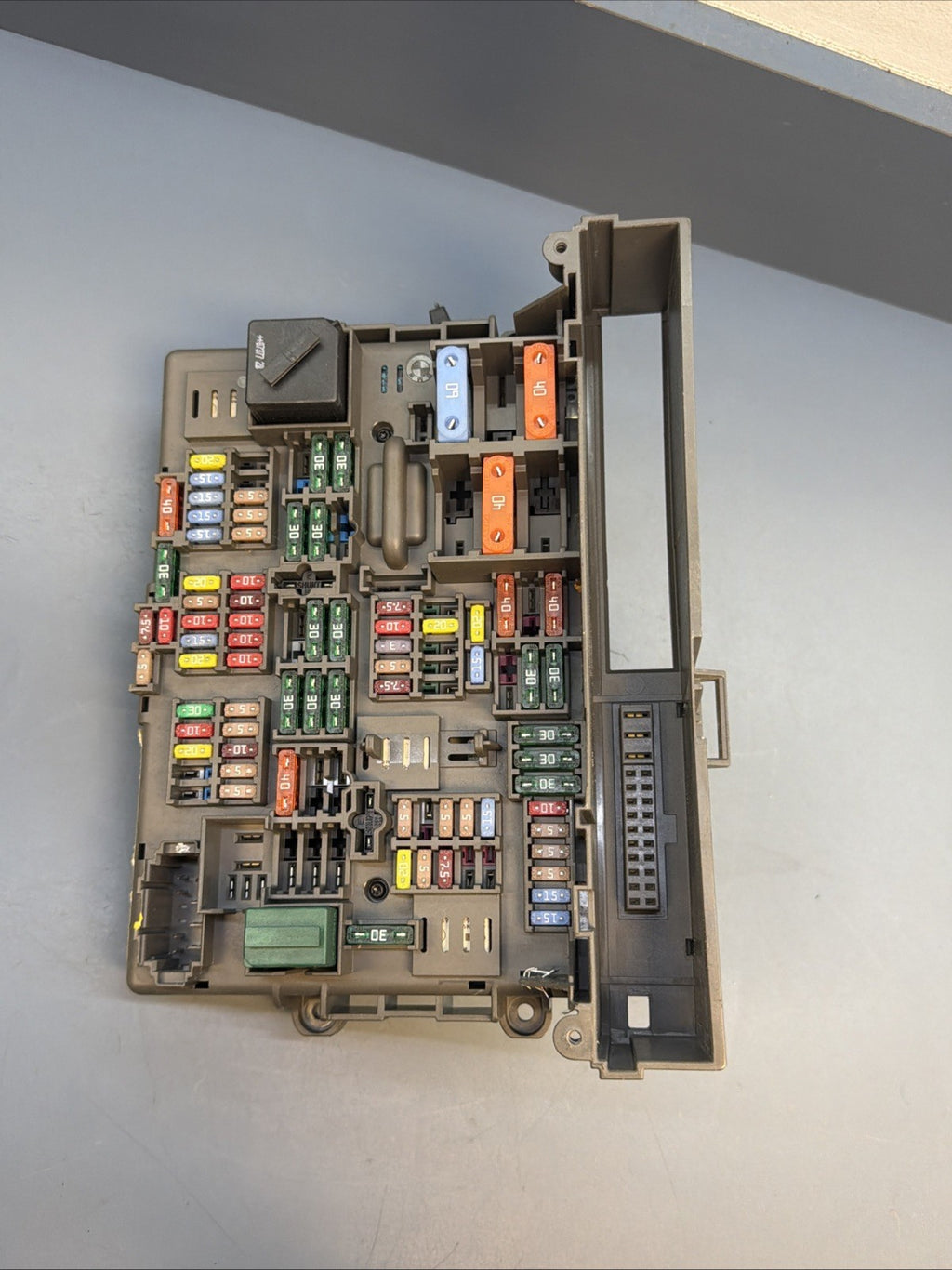BMW 1 3 X1 Series E90 E91 E84 E87 Fuse Box Front Power Distribution 9119444