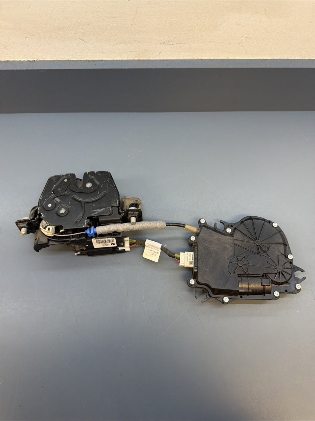 2011- 2017 BMW X3 F25 Rear Tailgate Soft Power Lock Actuator Motor OEM 912935