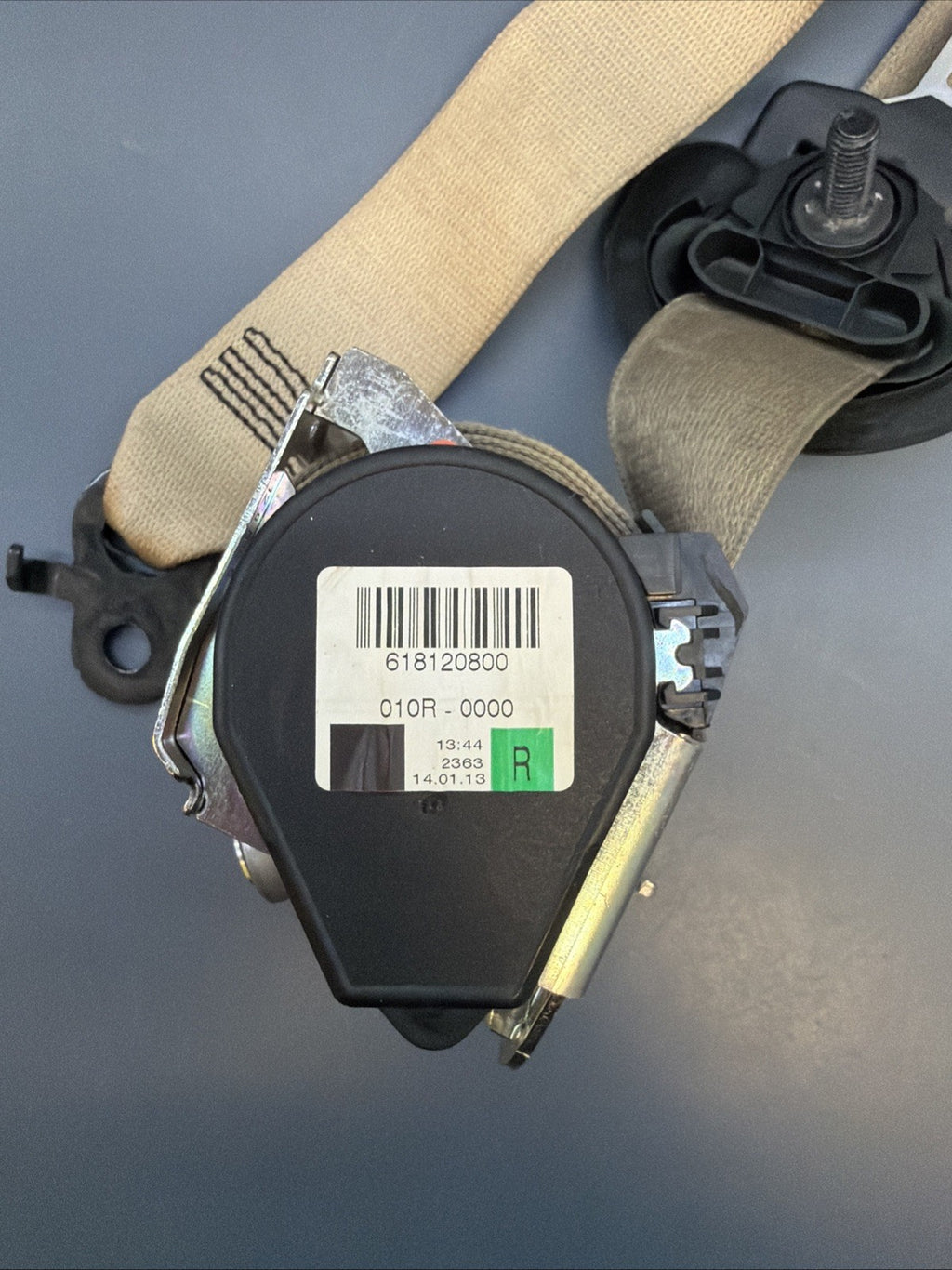BMW 10-17 F10 5 SERIES FRONT RIGHT PASSENGER SEAT BELT RETARCTOR BEIGE 618120800