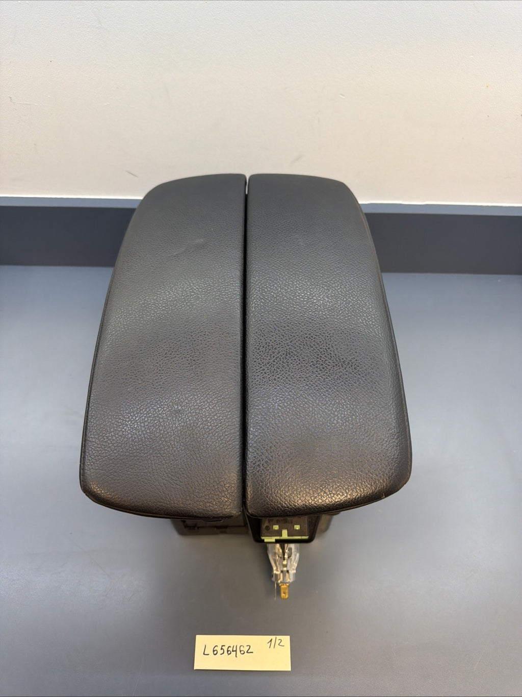 2007-2013 BMW X5 - Front Center Armrest / Storage BIN 9115083