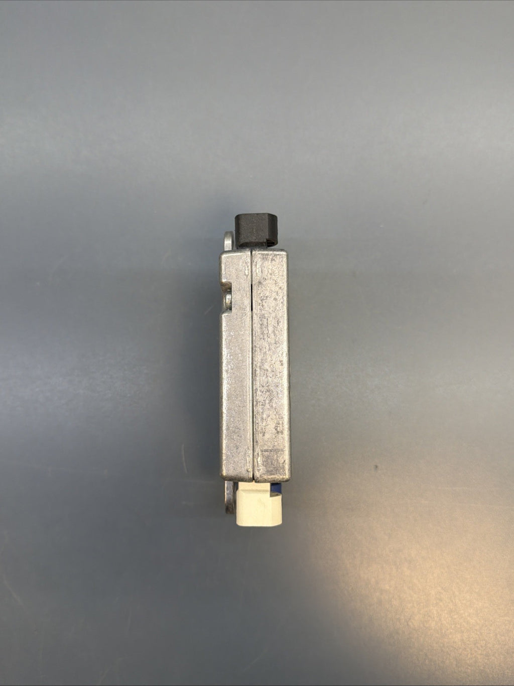2009 2010 BMW 535i xDrive Radio Antenna Signal Amplifier Control Unit 9123739