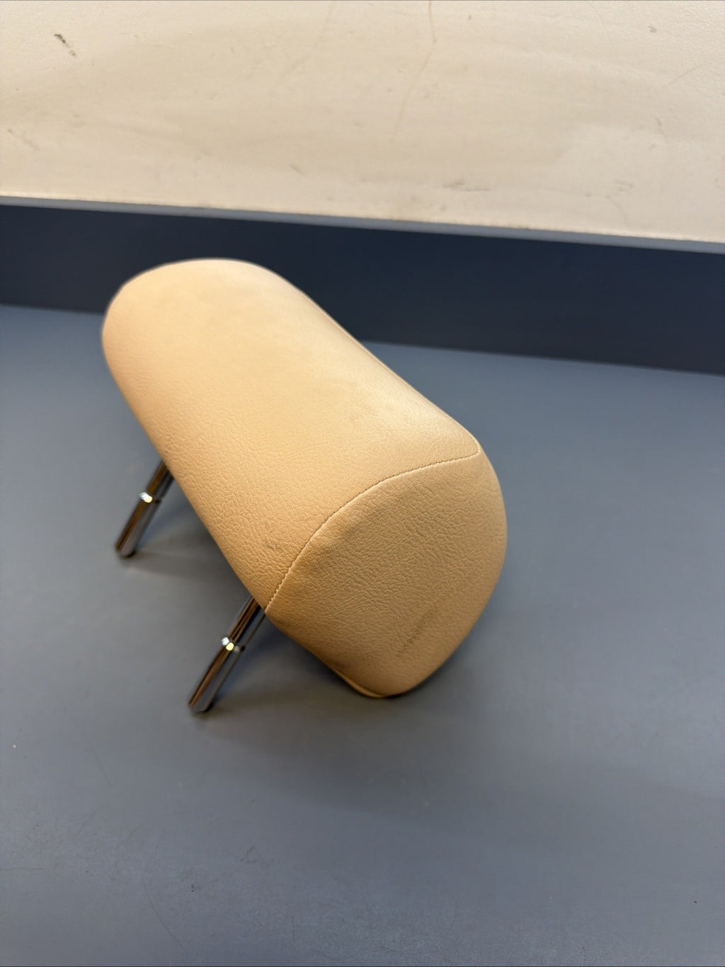 01-06 BMW 325i E46 Rear Left or Right Seat Head Rest Headrest BEIGE OEM 8255032