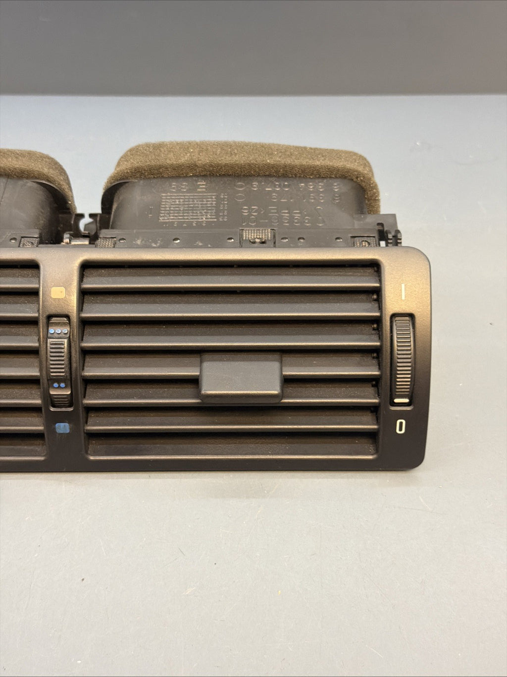 Genuine BMW E39 E46 Center Dash Air Vent Grill Assembly 8391179