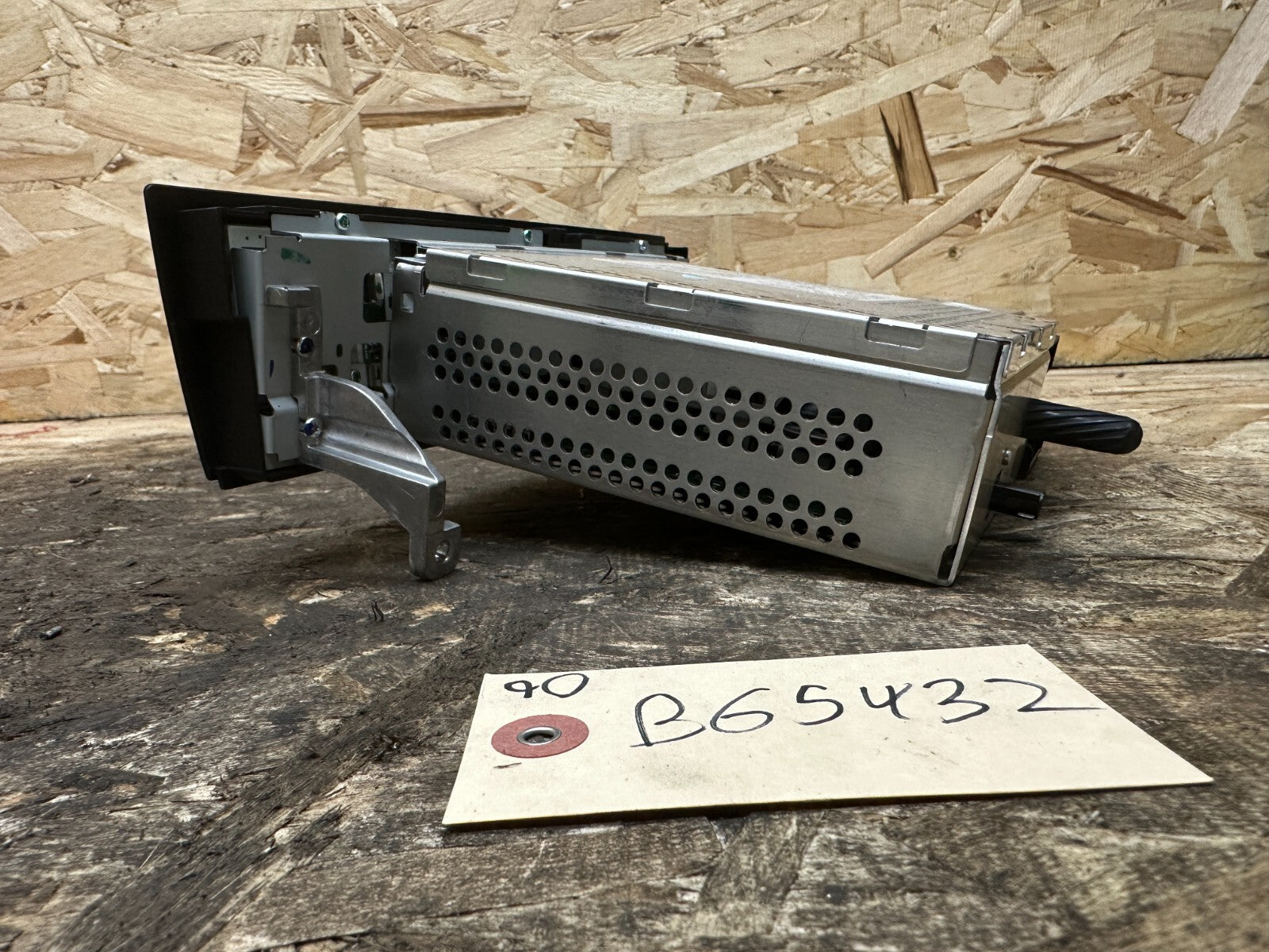 BMW 2006-2012 E90 E9X AM FM RADIO CD AUDIO PLAYER OEM 9150109