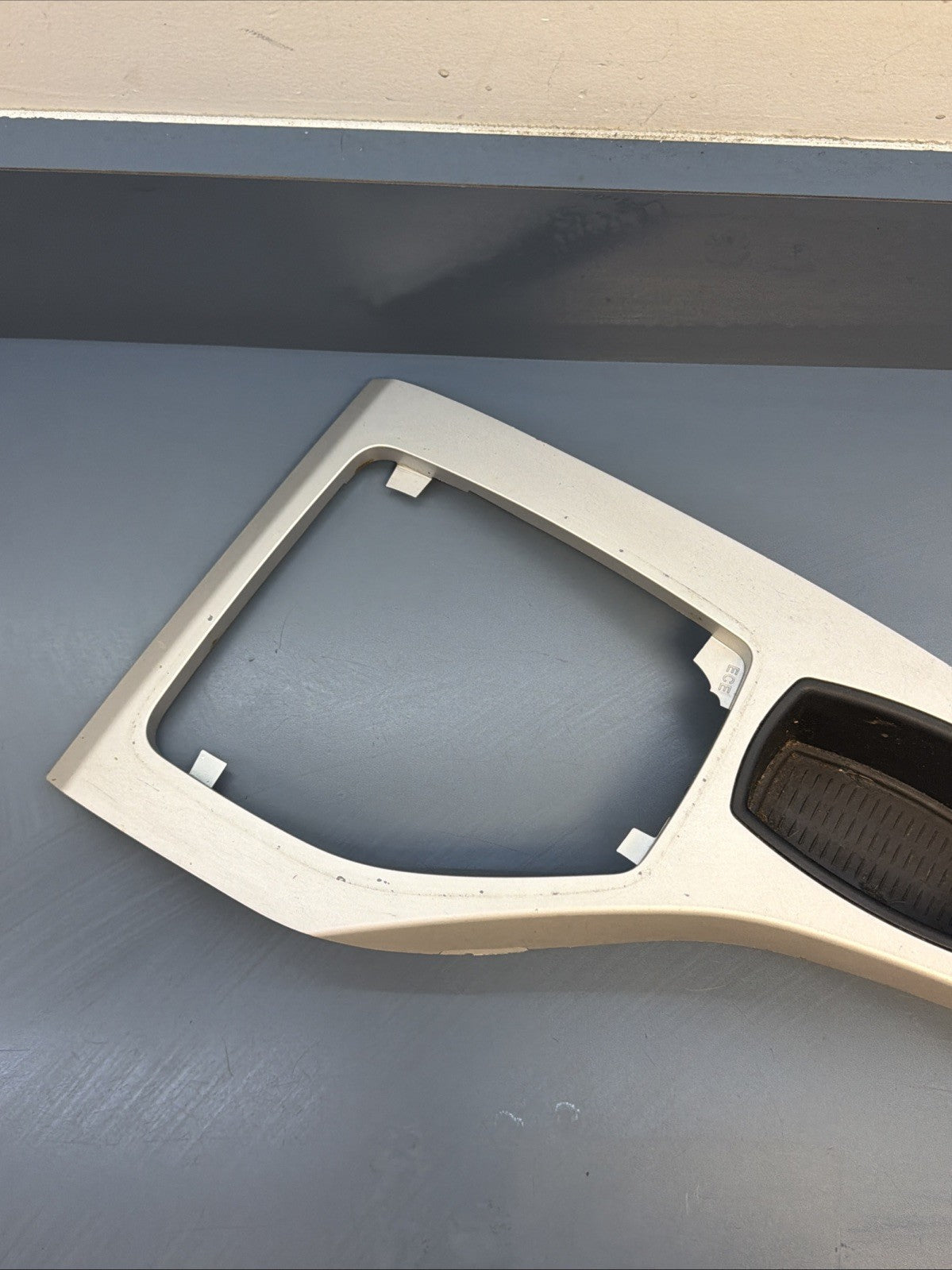 13-15 BMW X1 E84 AUTOMATIC TRANSMISSION GEAR SHIFTER PANEL BEZEL SILVER 2991198
