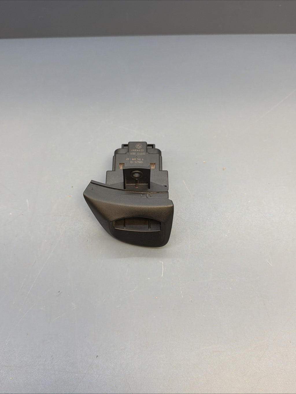 2009-2015 BMW X1 E84 Ignition Control Module 9194399-02