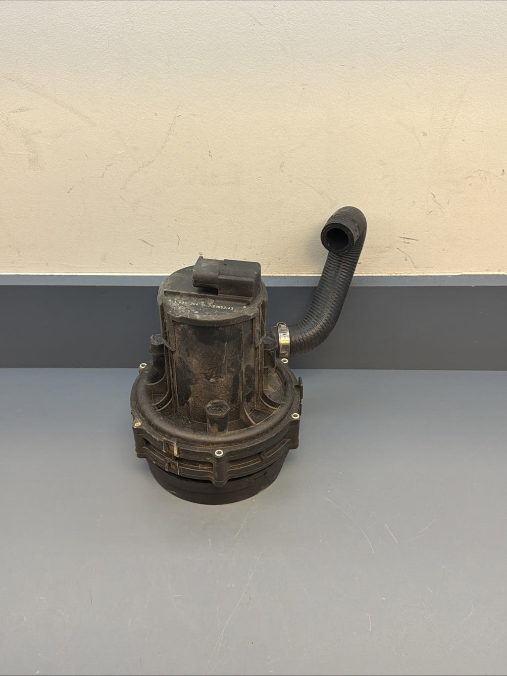 1999-02 BMW E46 330 325 323 SECONDARY AIR INJECTION SMOG PUMP OEM 1715293