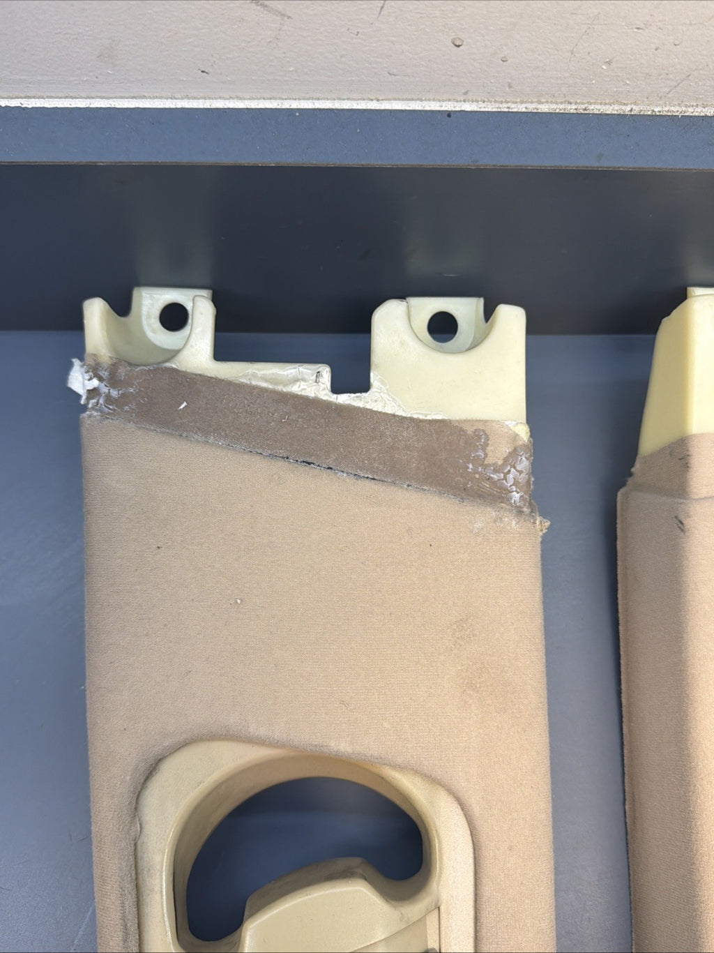 01-06 BMW E46 SEDAN B PILLAR LEFT & RIGHT Trim Cover BEIGE 8220241 8220242