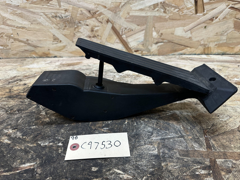 BMW 2006-2012 E90 ACCELRATION GAS THROTTLE PEDAL OEM 6786285