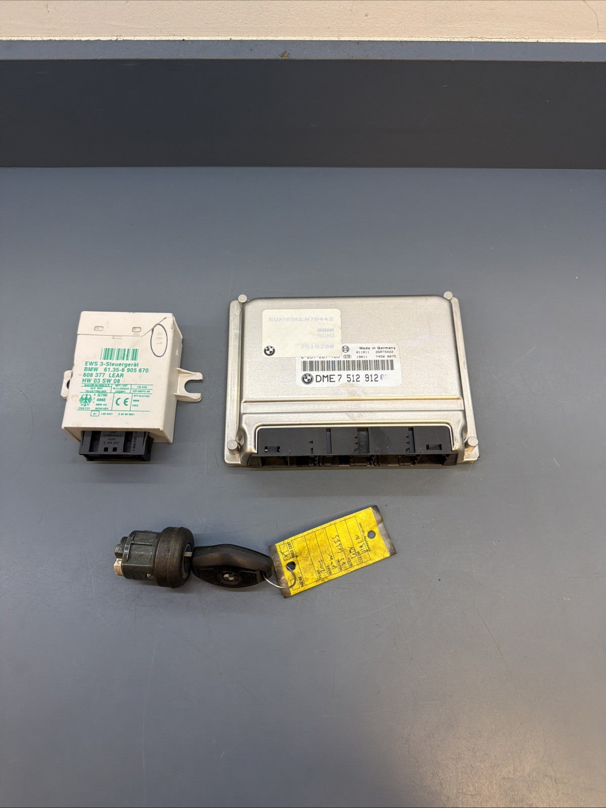 BMW 540i X5 E53 4.4L Engine Control Module COMPLETE SET 7512912