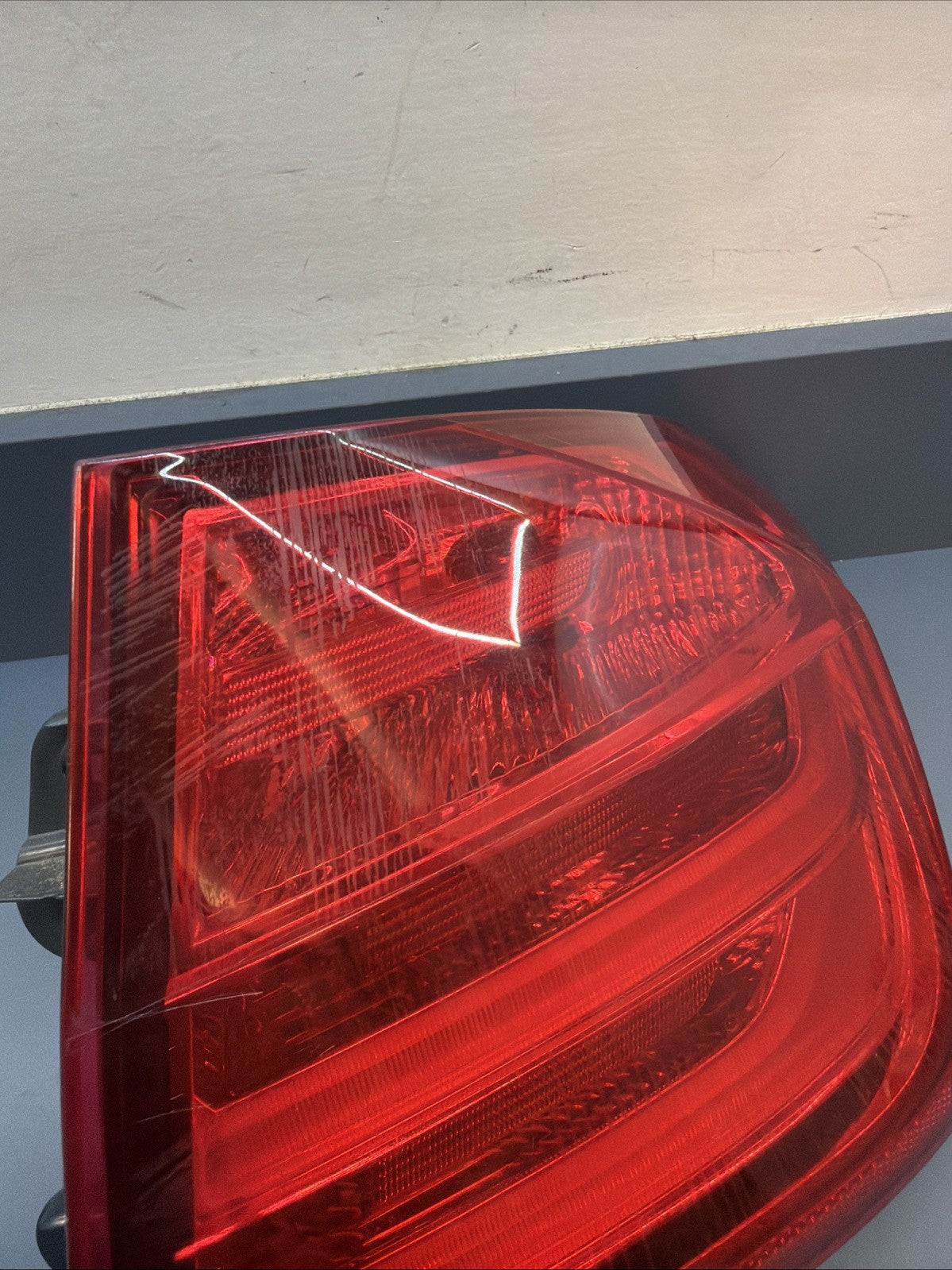 12-16 BMW F30 REAR RIGHT SIDE TRUNK OUTER STOP TAILLIGHT TAILLAMP OEM 7259896