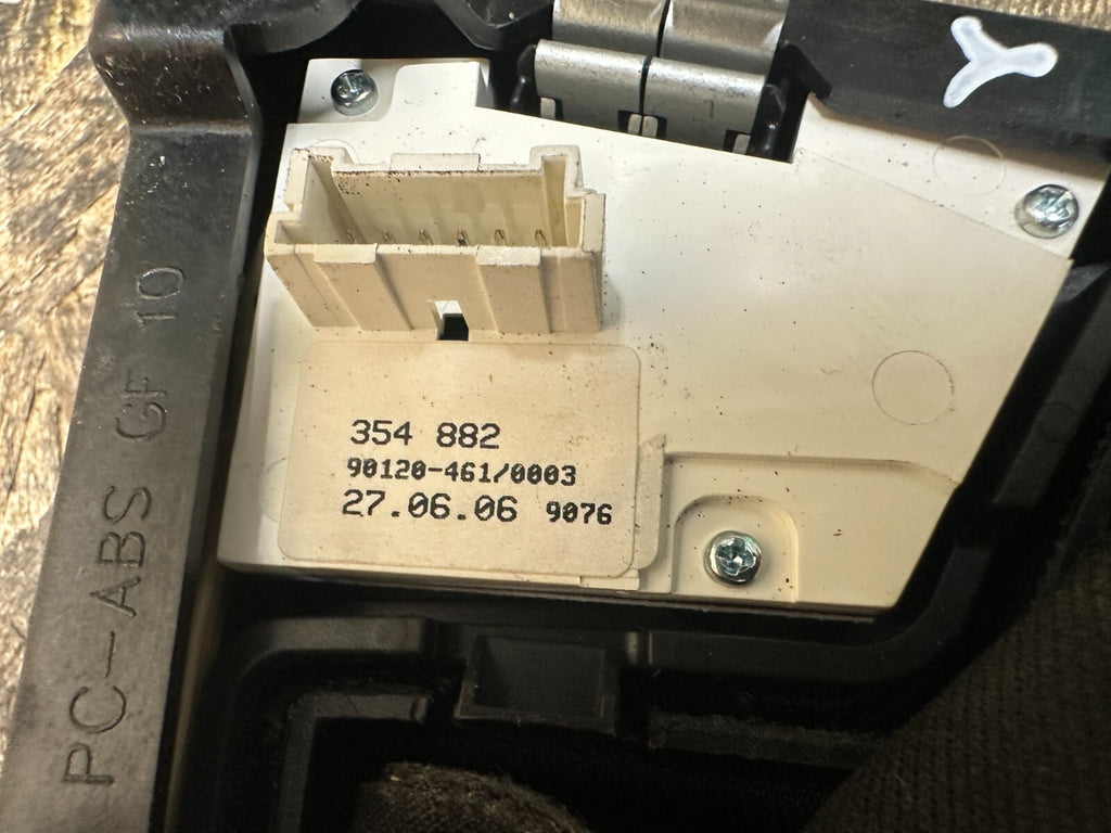 BMW 2003-2010 E83 X3 AUTOMATIC TRANSMISSION GEAR SHIFTER BOOT BLACK OEM 7056025