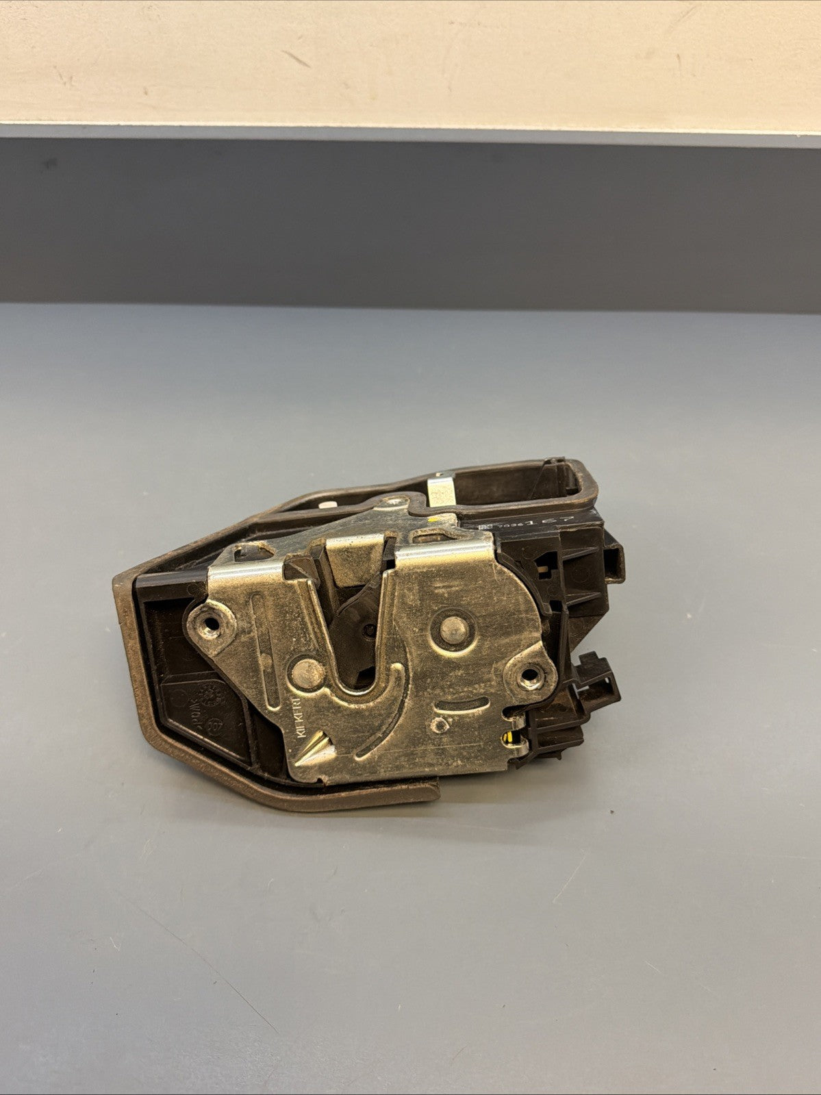 OEM FRONT LEFT DOOR LOCK LATCH ACTUATOR 2004 2005-2007 BMW 530i 525i E60 7036167