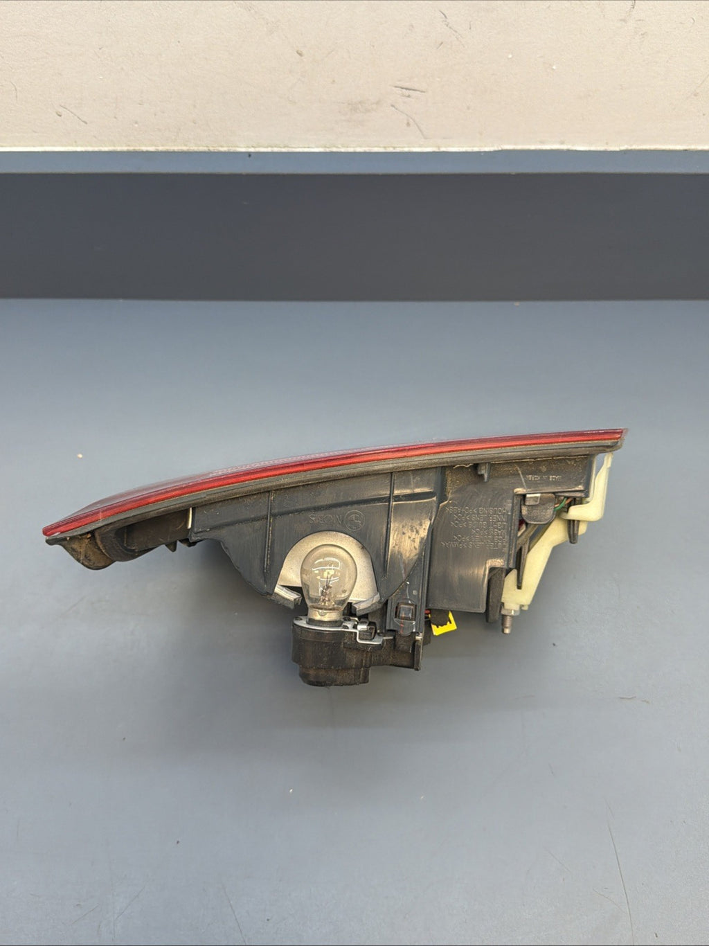 12-15 BMW 3 SERIES F30 F31 RIGHT SIDE INNER TRUNK LID MOUNTED TAILLIGHT 7259916