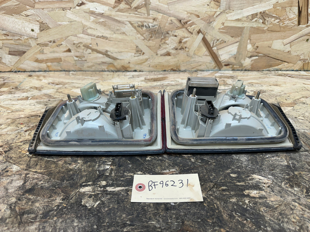 BMW 92-96 E34 5 SERIES SEDAN INNER TAIL LIGHT SET R+L 2PC OEM 1379398+1389015