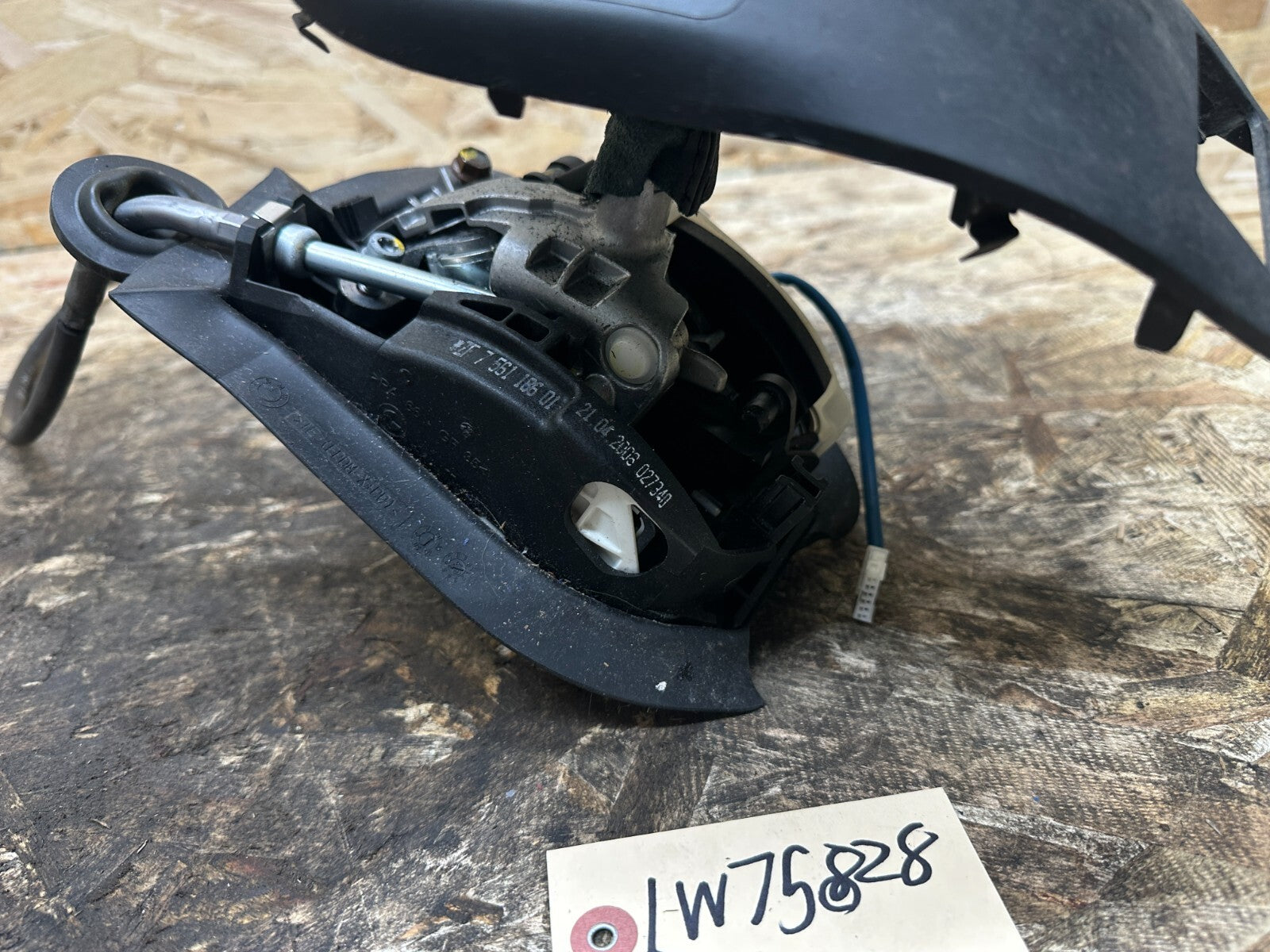 BMW 2002-2008 E85 E86 Z4 AUTOMATIC TRANSMISSION GEAR SELECTOR+BOOT OEM 7561186