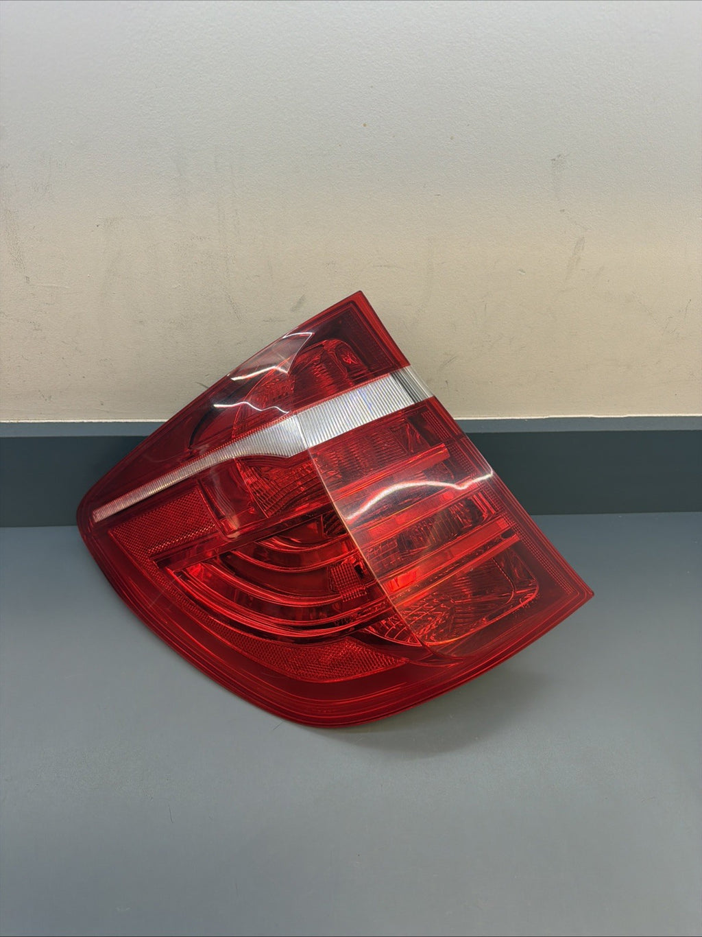 2011-2017 BMW X3 Driver Tail Light Quarter Mounted Headlamps OEM 7220239