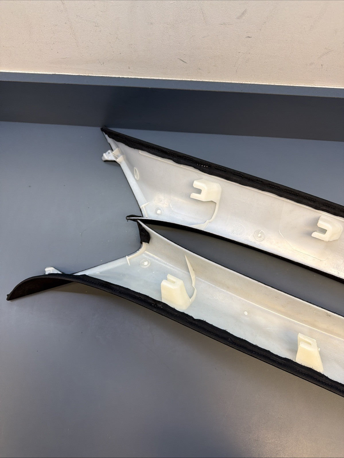 BMW 11-17 F25 X3 FRONT LEF T& RIGHT SIDE A PILLAR TRIM PANEL 9169303 9169304