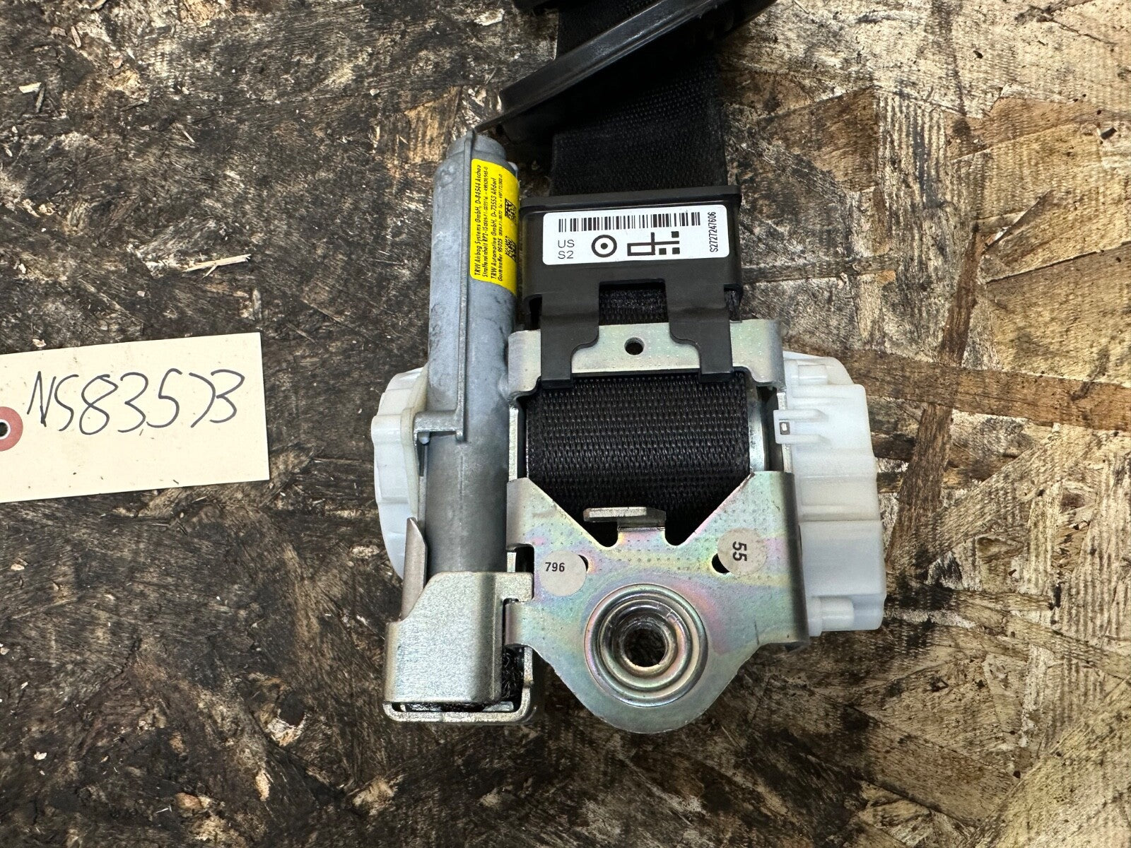 BMW F30 F31 F80 FRONT PASSANGER SEAT BELT RETRACTOR OEM 34107541D