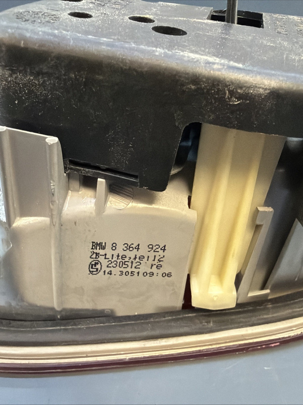 2000-2001 BMW E46 328 Right Passenger RH Side Inner Tail Light Oem SEDAN 8364924