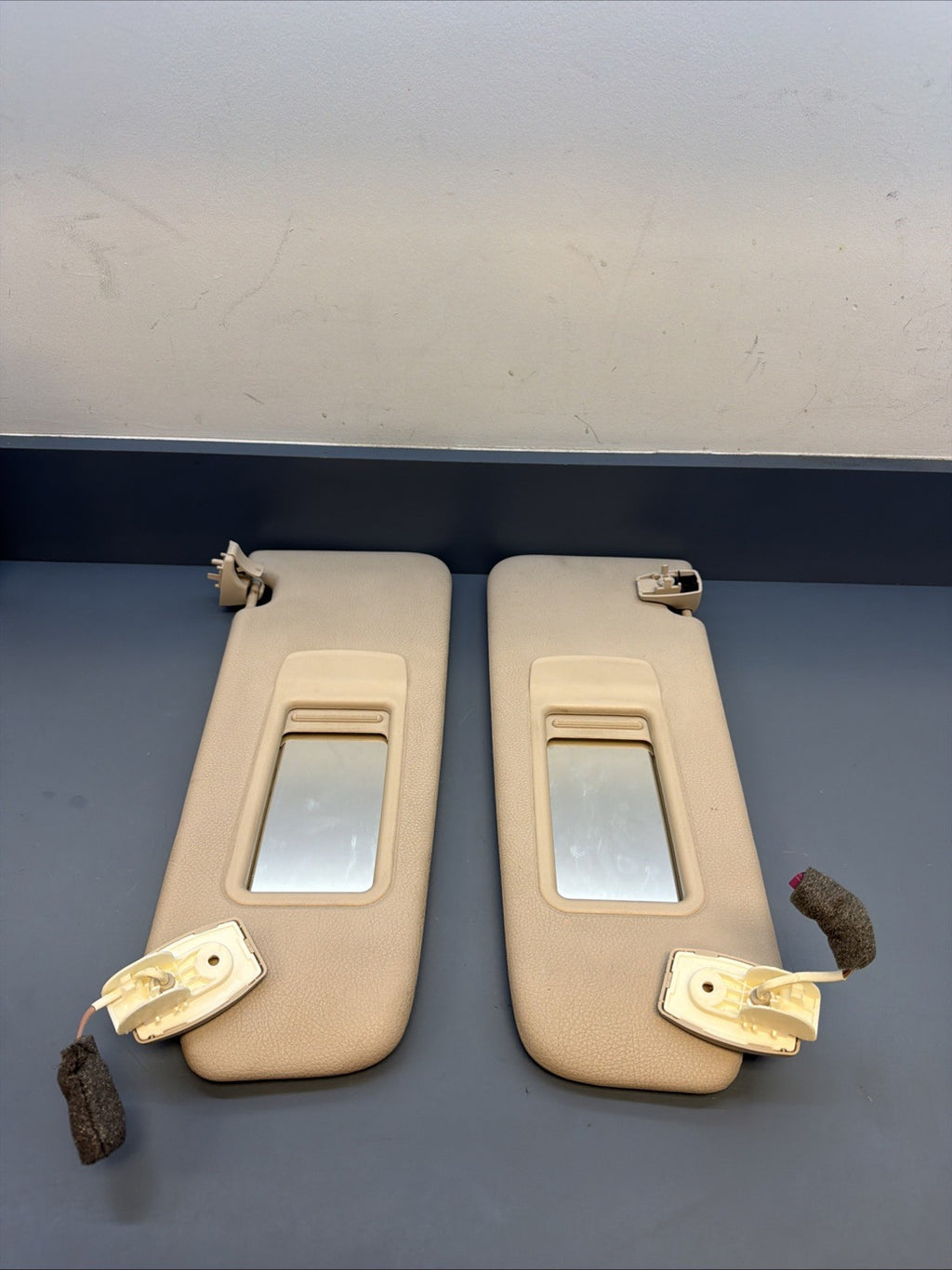 2013 BMW F10 Left And Right Driver Passenger Sun Visor Set OEM 6905983 BEIGE