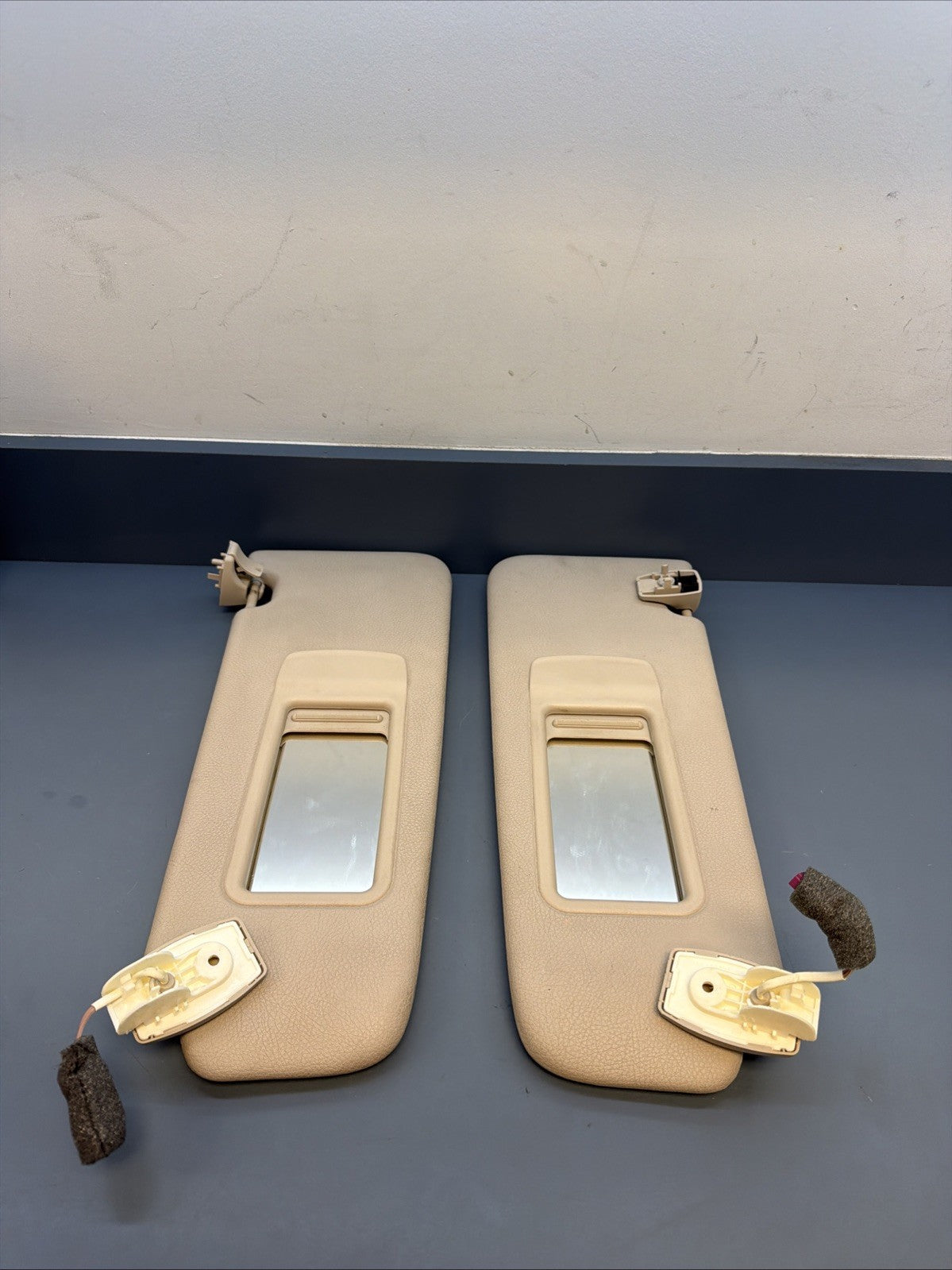 2013 BMW F10 Left And Right Driver Passenger Sun Visor Set OEM 6905983 BEIGE