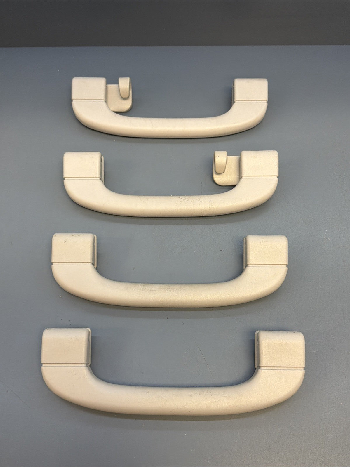 BMW E39 5 SERIES SET OF FOUR INTERIOR GRAB HANDLES 8227593 GREY