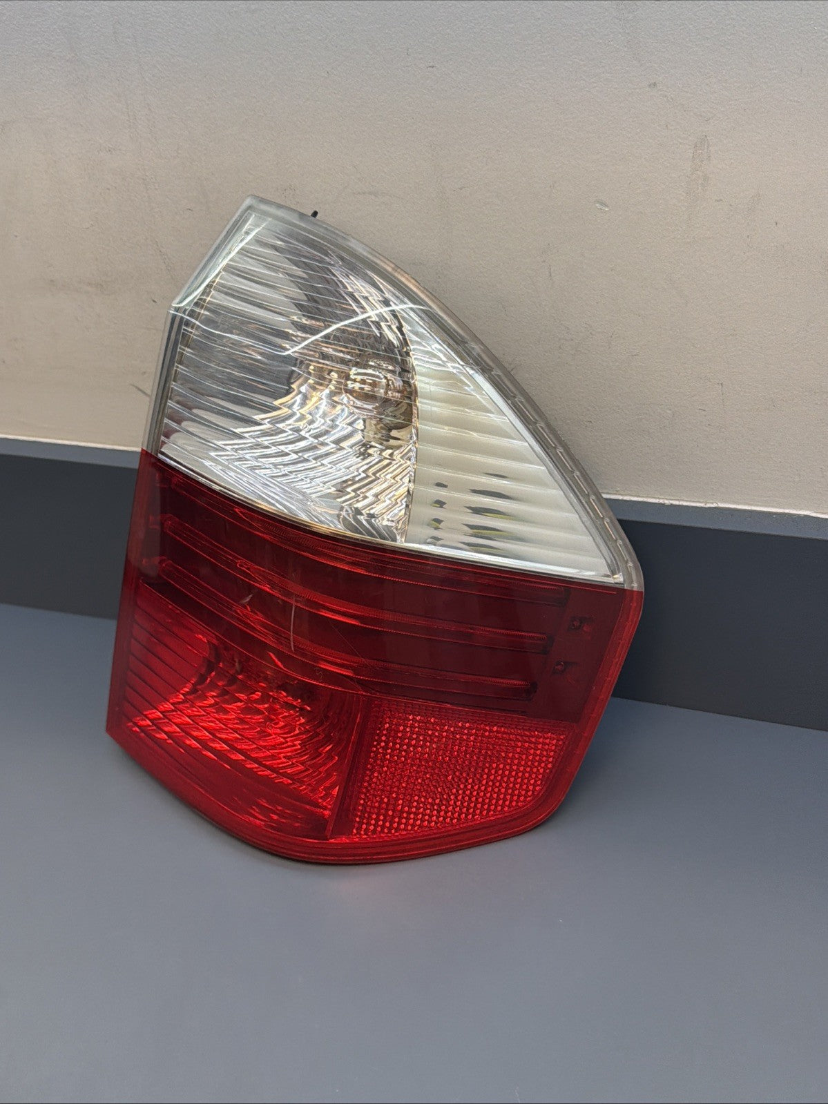 2007-2010 BMW E83 X3 Right Passenger Side Rear Outer Halogen Light OEM 7162212
