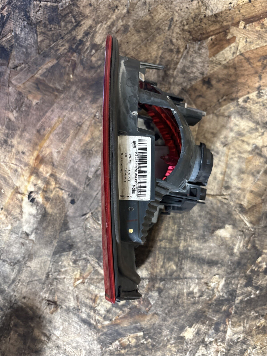 2012 - 2016 BMW 328I F30 REAR LEFT DRIVER SIDE INNER BOOT LID LIGHT 7259915 OEM