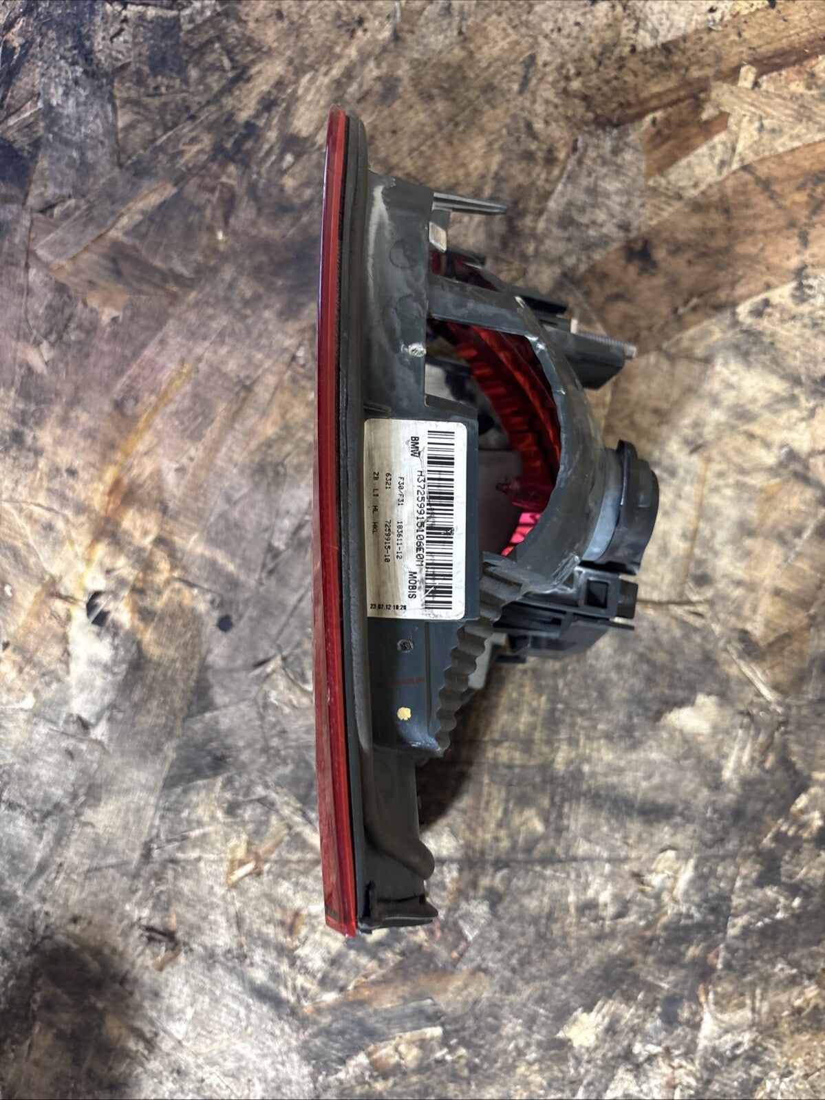 2012 - 2016 BMW 328I F30 REAR LEFT DRIVER SIDE INNER BOOT LID LIGHT 7259915 OEM