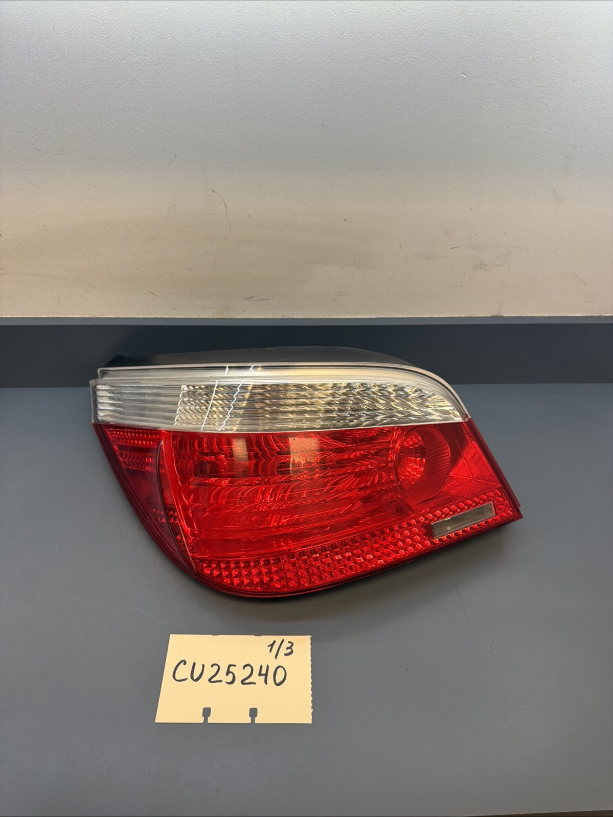 2004-2007 BMW 525i 530i LEFT DRIVER SIDE TAIL LIGHT TAILLIGHT BRAKE LAMP 6923305