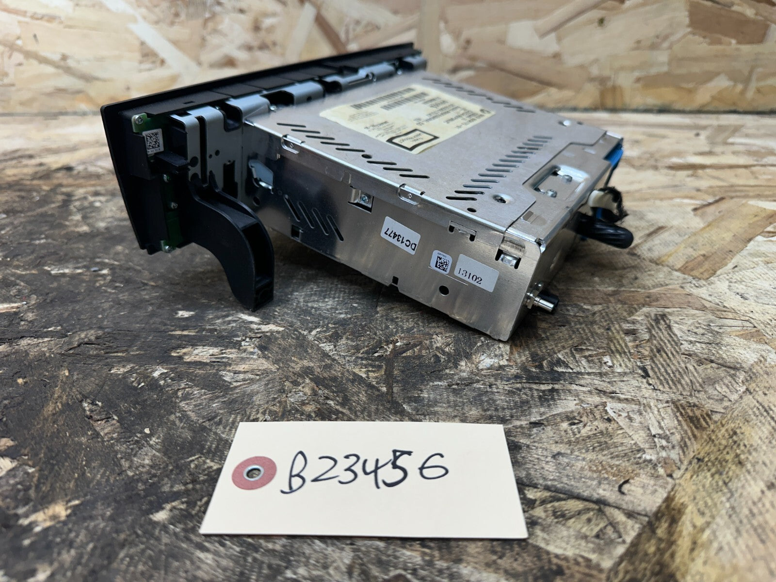 BMW 2006-2012 E90 AM/FM CD AUDIO RADIO PLAYER OEM 9258179