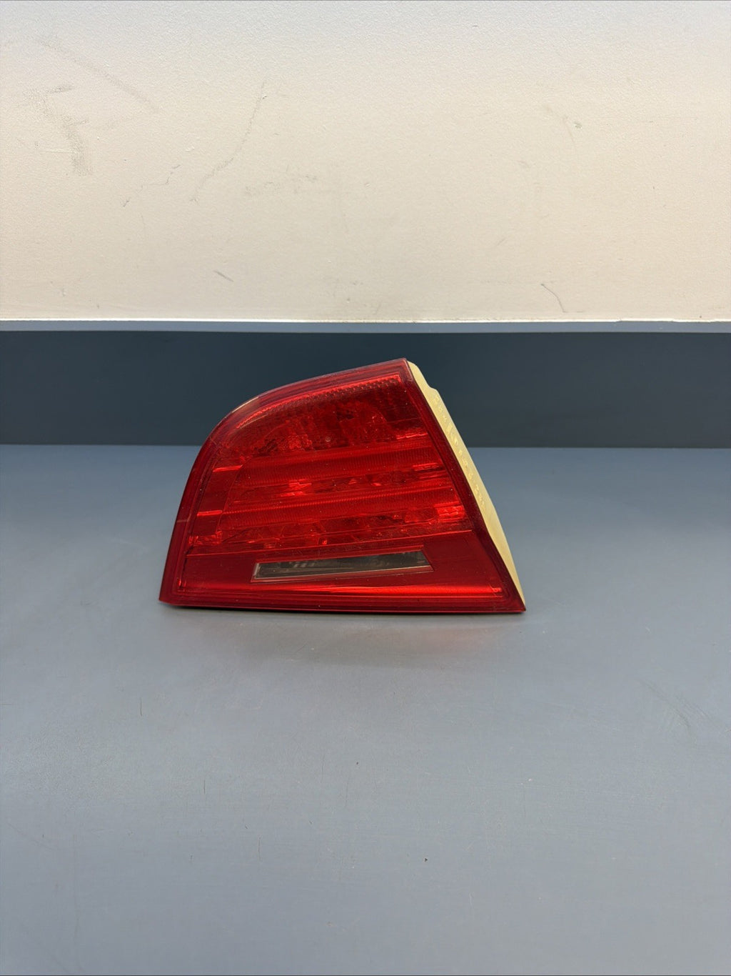 09-11 BMW E90 3 SERIES 328i 335i REAR LEFT DRIVER SIDE INNER TAIL LIGHT 7154155