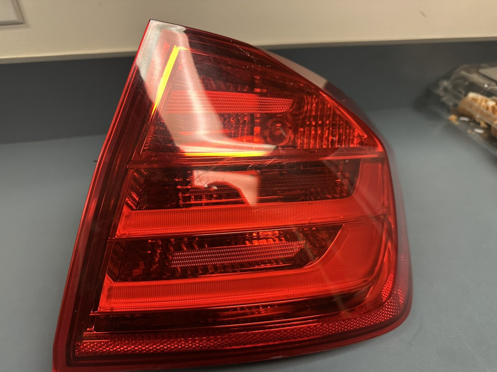 2012-2016 BMW 328xi F30 OEM Right Rear Outer Trunk Tail Light Lamp 7372786