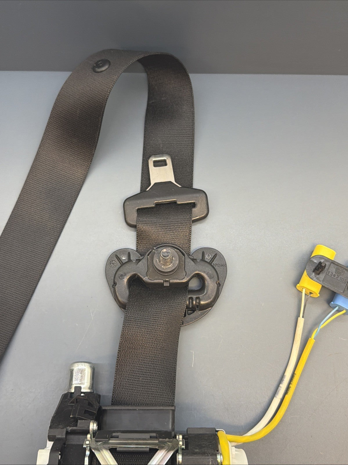 12-15 BMW X1 E84 Front Left Driver Seat Belt Retractor 34061696