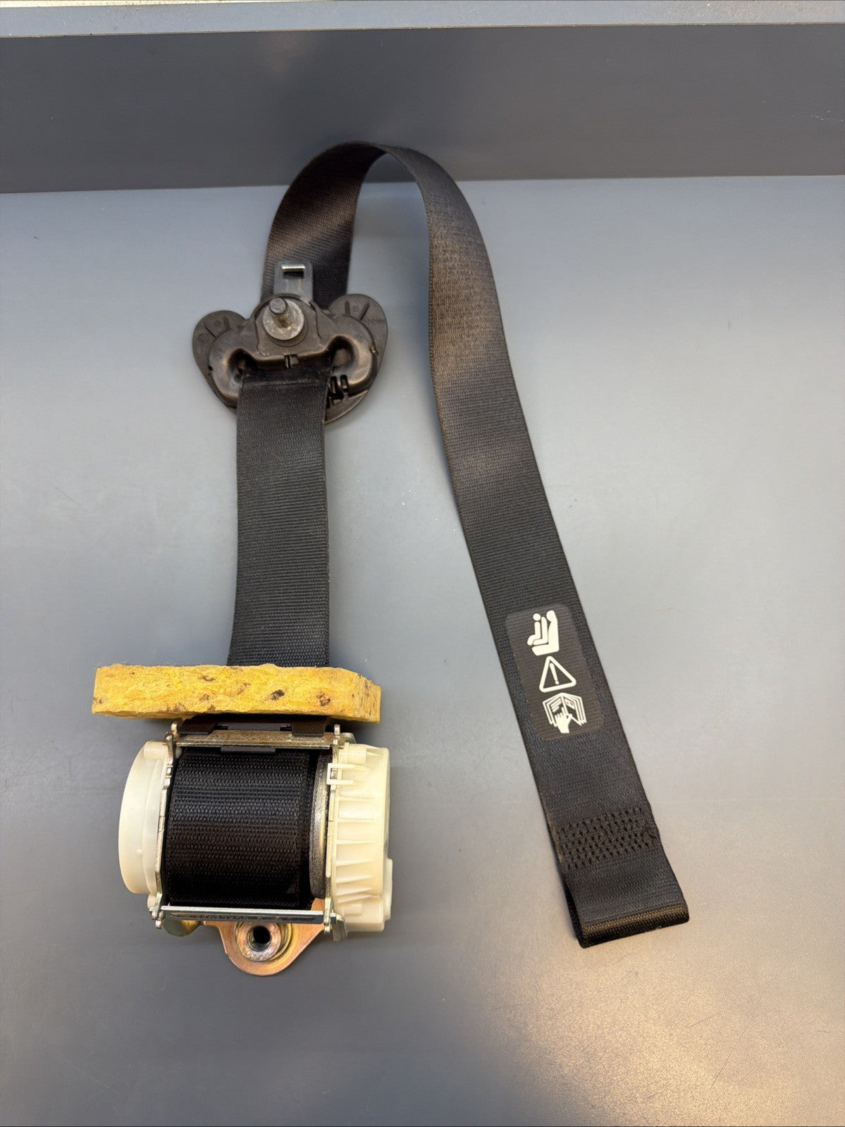 08-13 BMW E90 E92 E93 M3 OEM Coupe Front Right Seat Belt Black 34016740